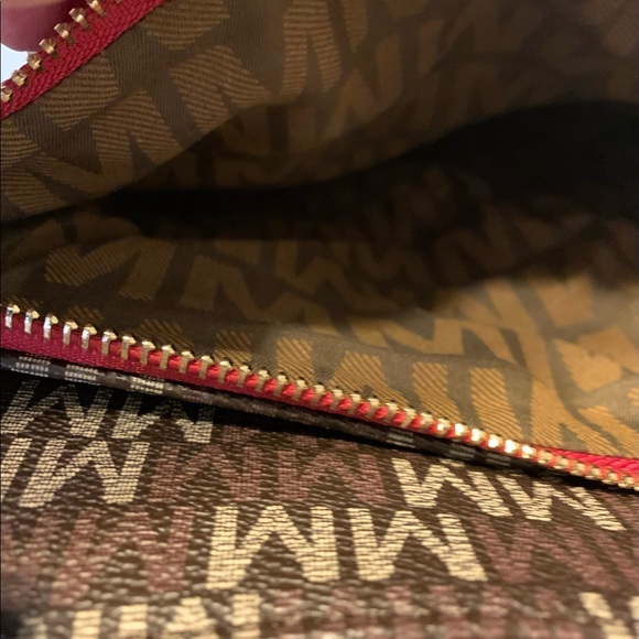 MKF by MIA K Red Sira Signature Crossbody Bag NWT - Picture 4 of 5